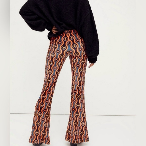 NWT Free People - Flare Street x
Barbara Hulanicki Velvet Ophir Pants Size M - Picture 2 of 11